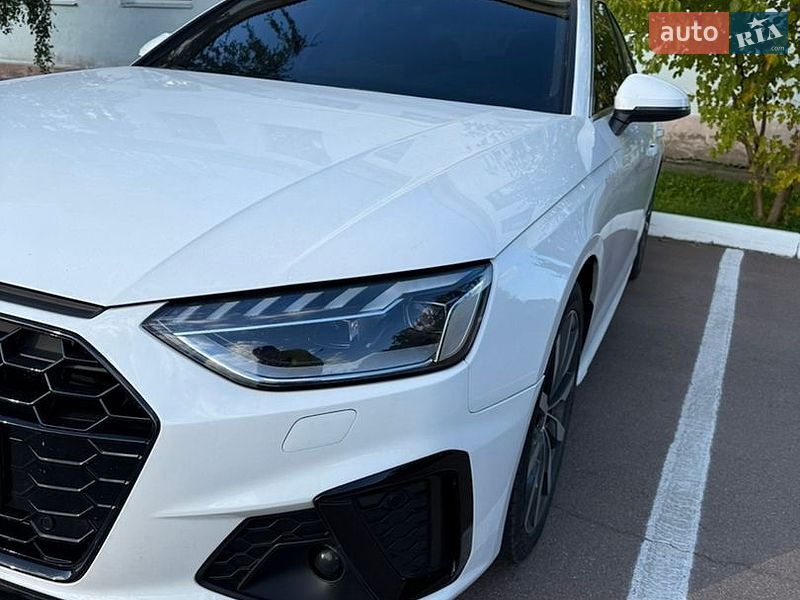Седан Audi A4 2023 в Коростені