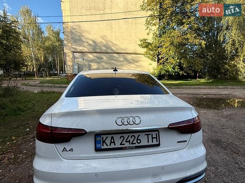 Седан Audi A4 2023 в Коростені