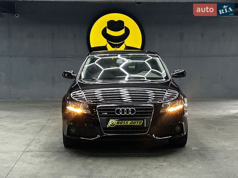 Седан Audi A4 2011 в Чернівцях