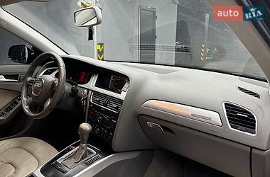 Седан Audi A4 2011 в Чернівцях