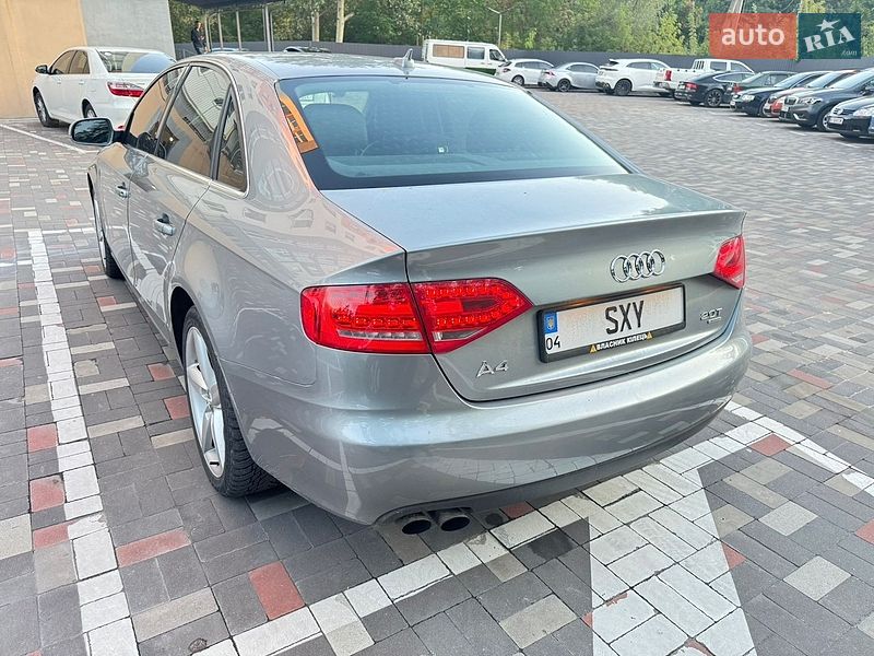 Седан Audi A4 2010 в Обухове