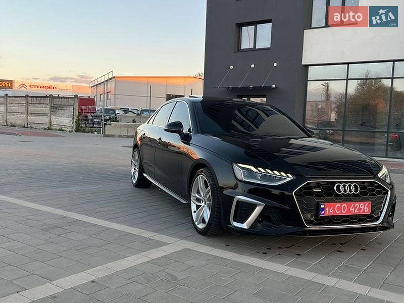 Седан Audi A4 2023 в Івано-Франківську