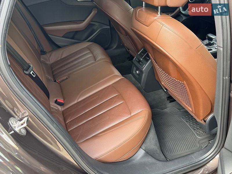 Седан Audi A4 2017 в Ивано-Франковске