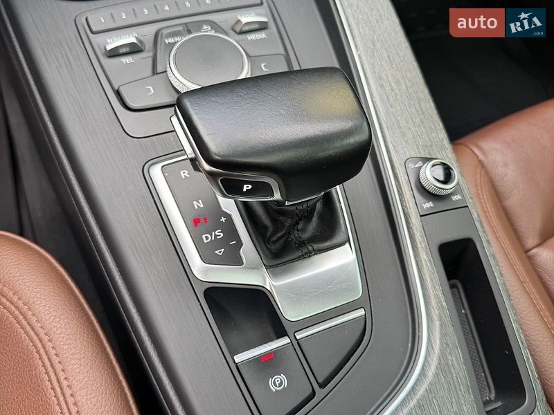 Седан Audi A4 2017 в Ивано-Франковске