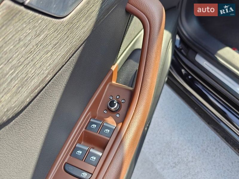 Седан Audi A4 2016 в Ровно