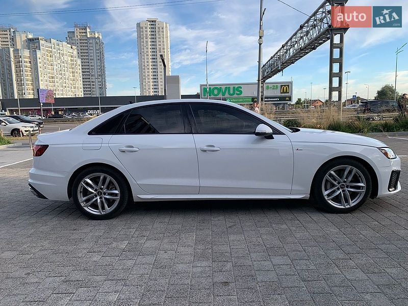 Седан Audi A4 2023 в Києві