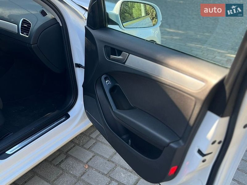 Универсал Audi A4 2012 в Самборе
