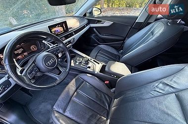 Седан Audi A4 2015 в Стрию