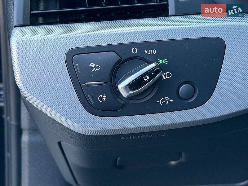 Седан Audi A4 2015 в Стрию