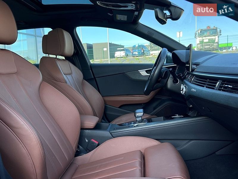 Седан Audi A4 2021 в Львові
