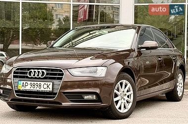 Седан Audi A4 2013 в Запорожье