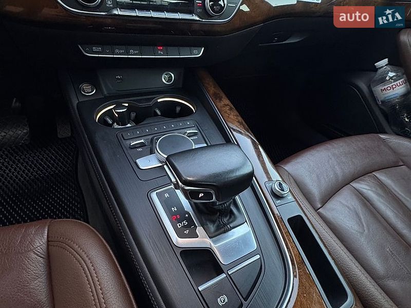 Седан Audi A4 2018 в Стрые