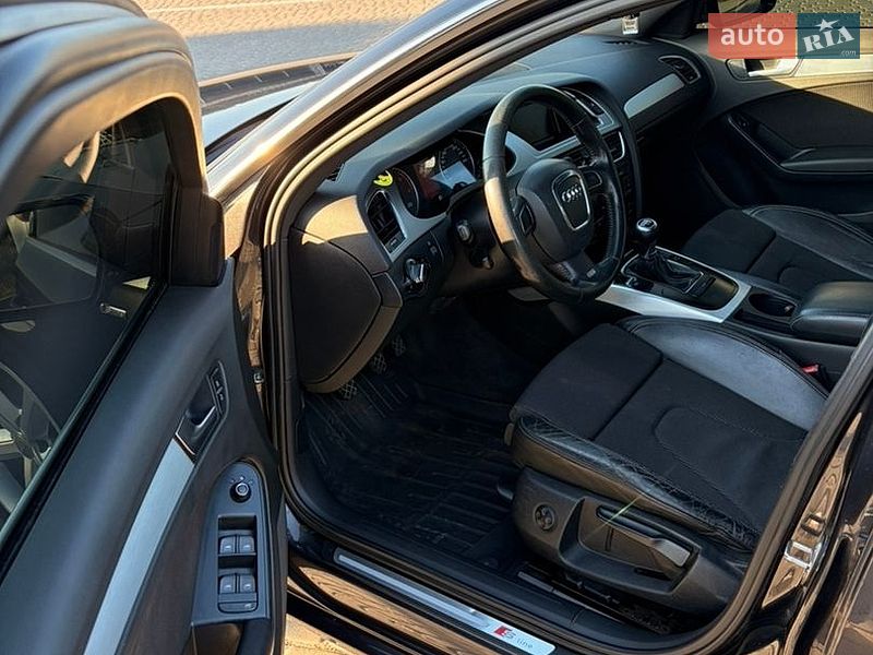 Седан Audi A4 2010 в Львові