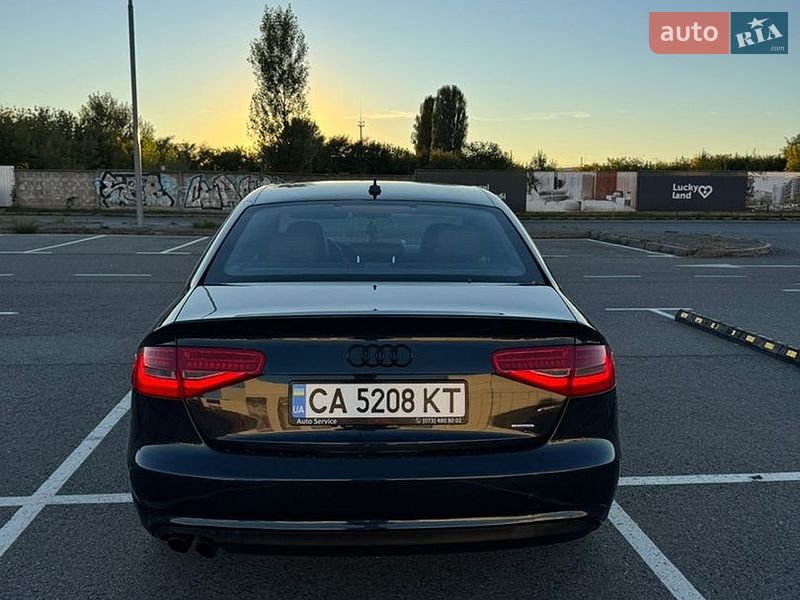 Седан Audi A4 2012 в Киеве