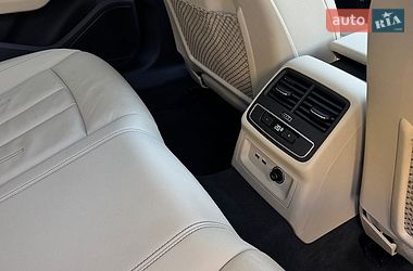 Седан Audi A4 2022 в Вінниці