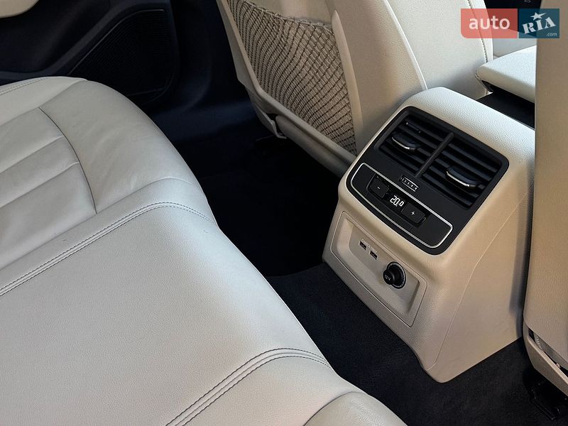 Седан Audi A4 2022 в Вінниці