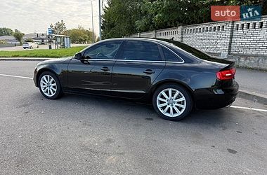 Седан Audi A4 2014 в Виннице