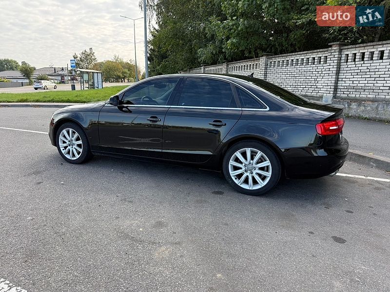 Седан Audi A4 2014 в Виннице