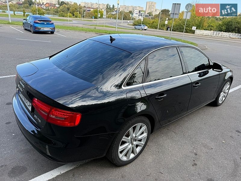 Седан Audi A4 2014 в Виннице