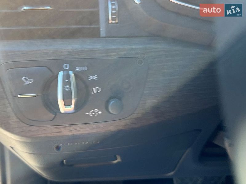 Седан Audi A4 2021 в Стрые