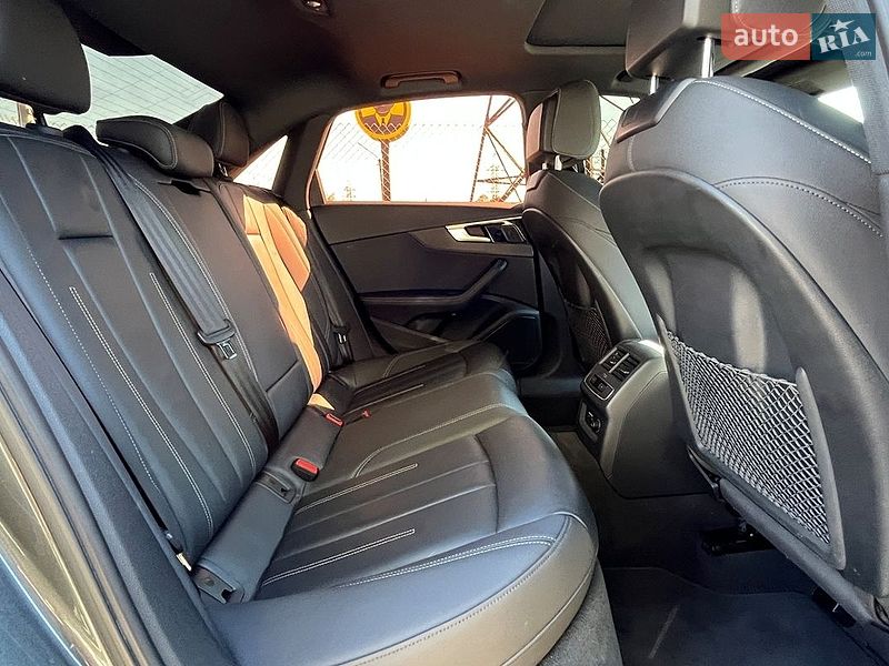 Седан Audi A4 2021 в Стрые