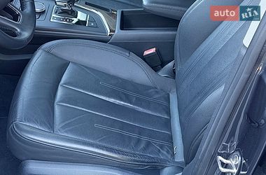 Седан Audi A4 2019 в Львові