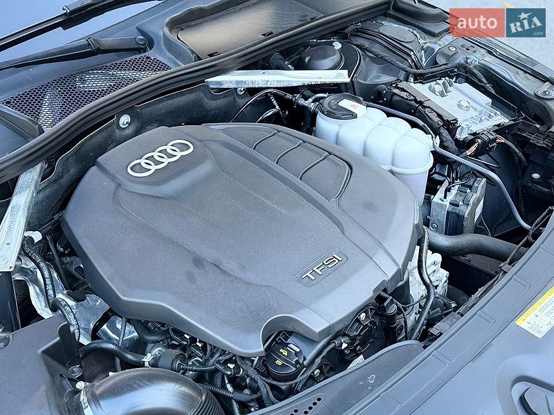 Седан Audi A4 2019 в Львові