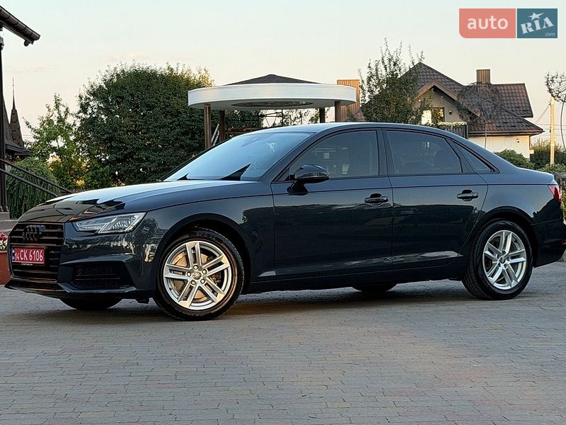 Седан Audi A4 2017 в Стрию