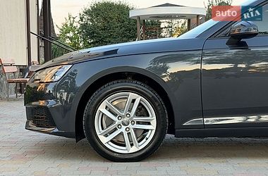 Седан Audi A4 2017 в Стрию