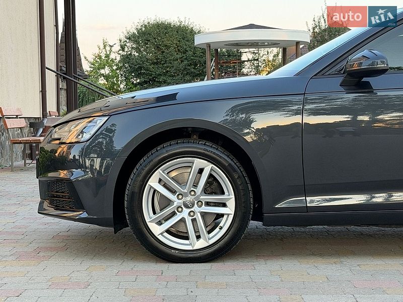 Седан Audi A4 2017 в Стрию