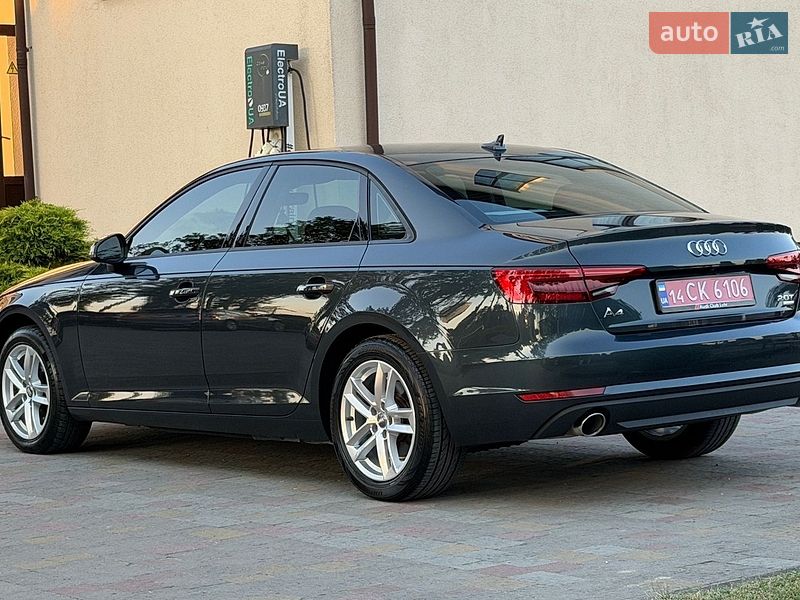Седан Audi A4 2017 в Стрию