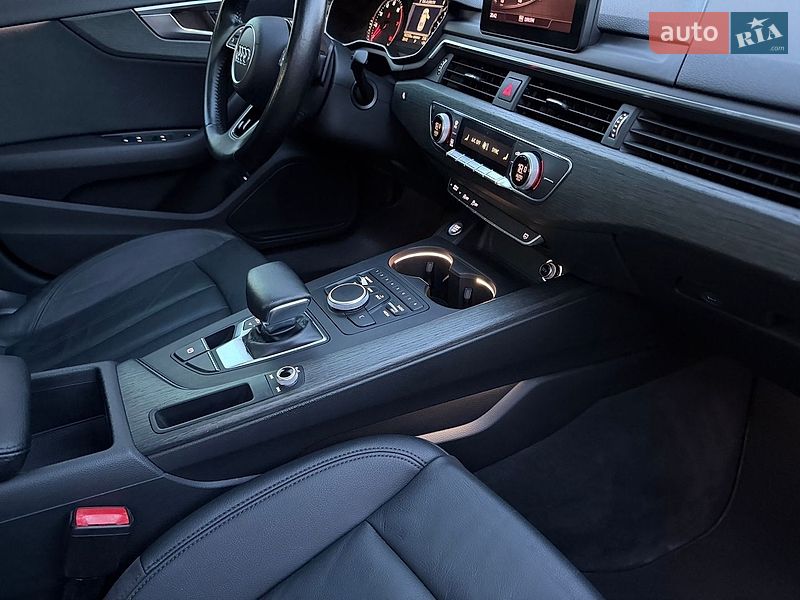 Седан Audi A4 2017 в Стрию