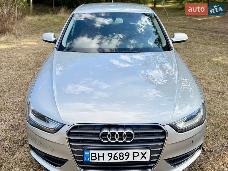 Седан Audi A4 2012 в Одесі