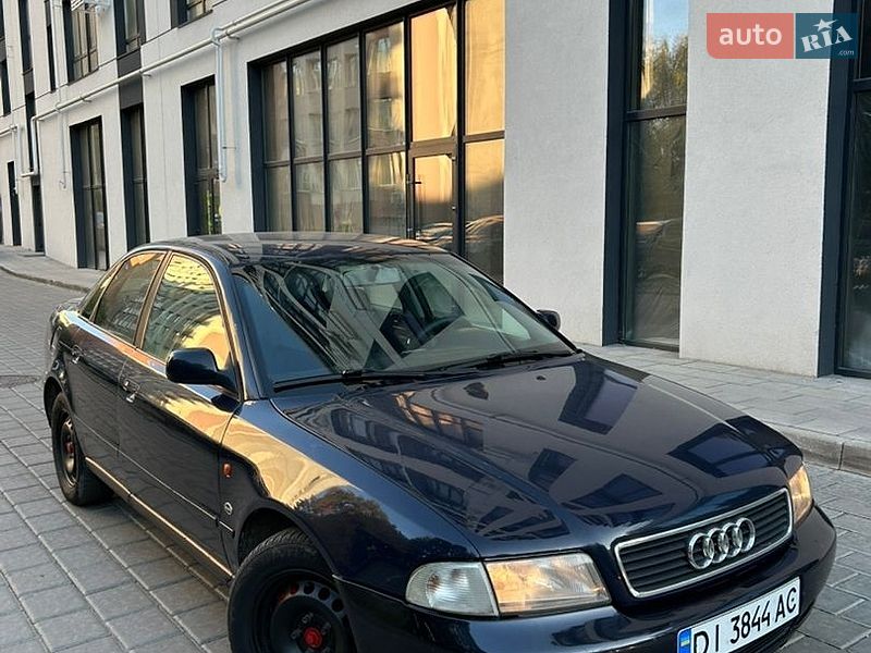 Седан Audi A4 1997 в Ровно