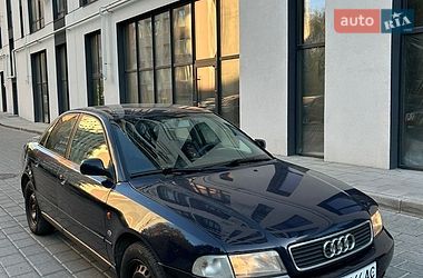 Седан Audi A4 1997 в Ровно