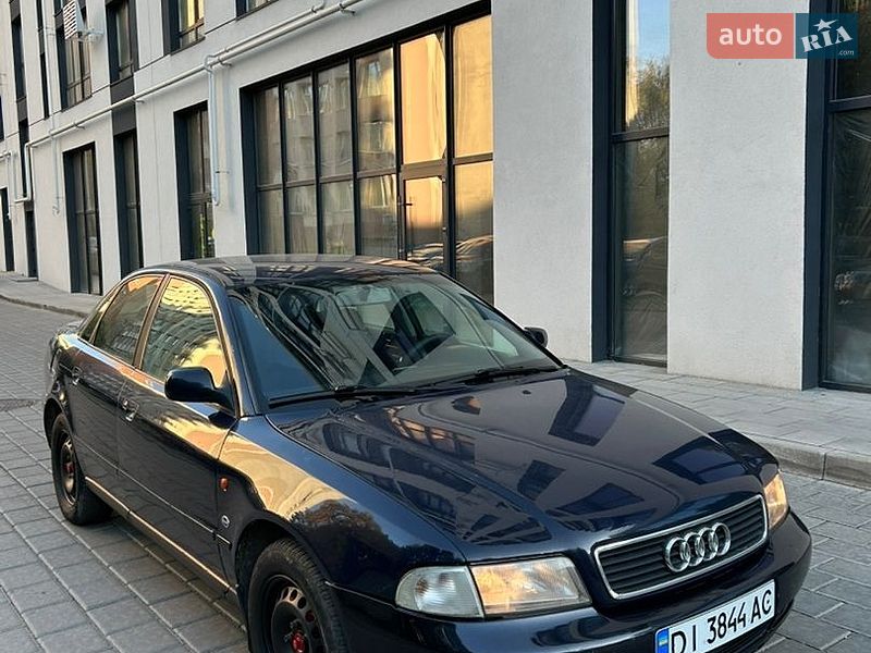 Седан Audi A4 1997 в Ровно