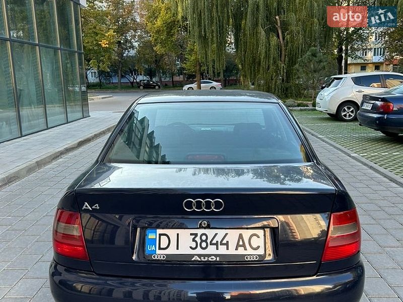 Седан Audi A4 1997 в Ровно