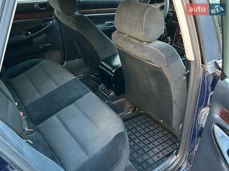 Седан Audi A4 1997 в Ровно