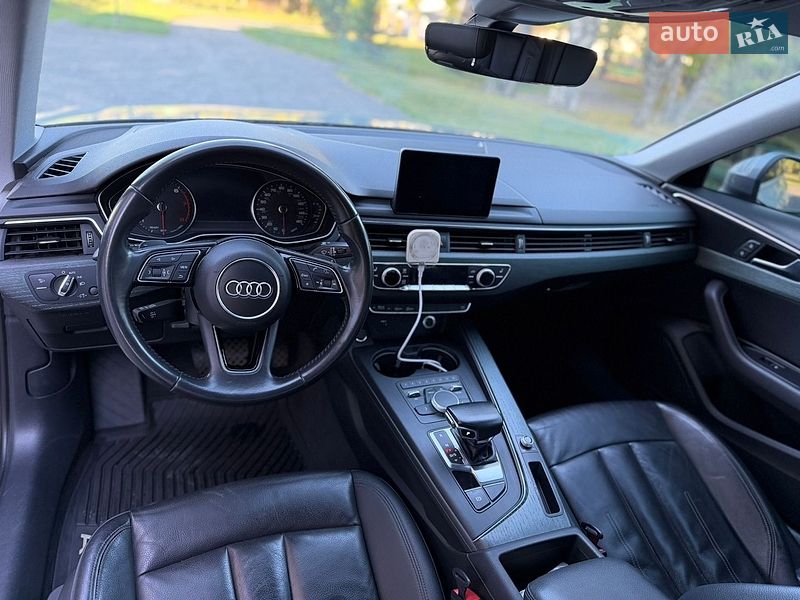 Седан Audi A4 2017 в Хмельницком