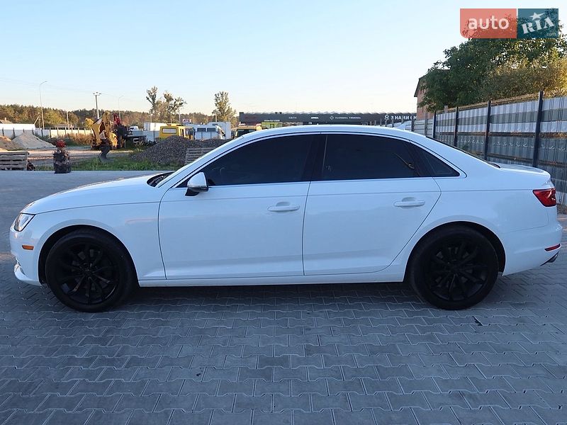 Седан Audi A4 2017 в Львове
