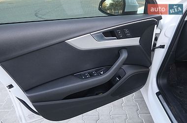 Седан Audi A4 2017 в Львове