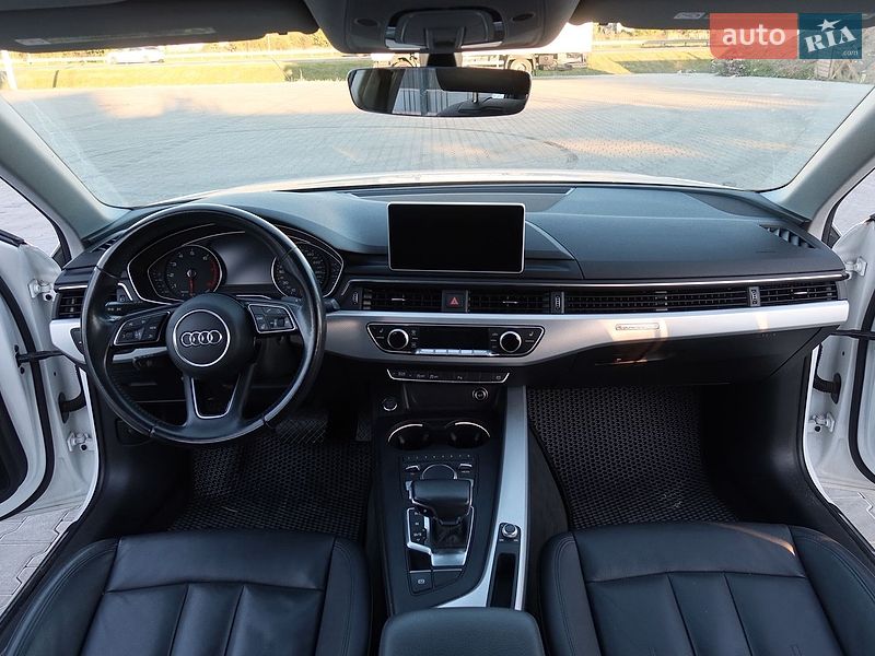 Седан Audi A4 2017 в Львове