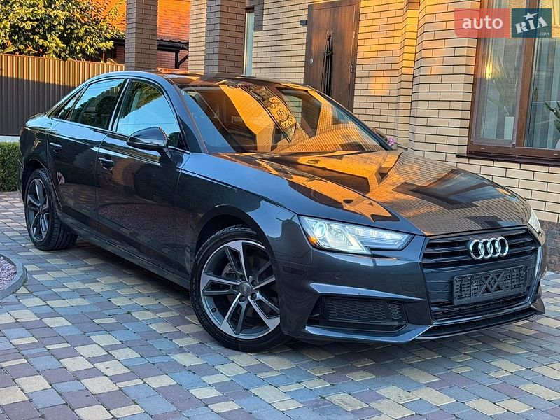 Седан Audi A4 2019 в Виннице