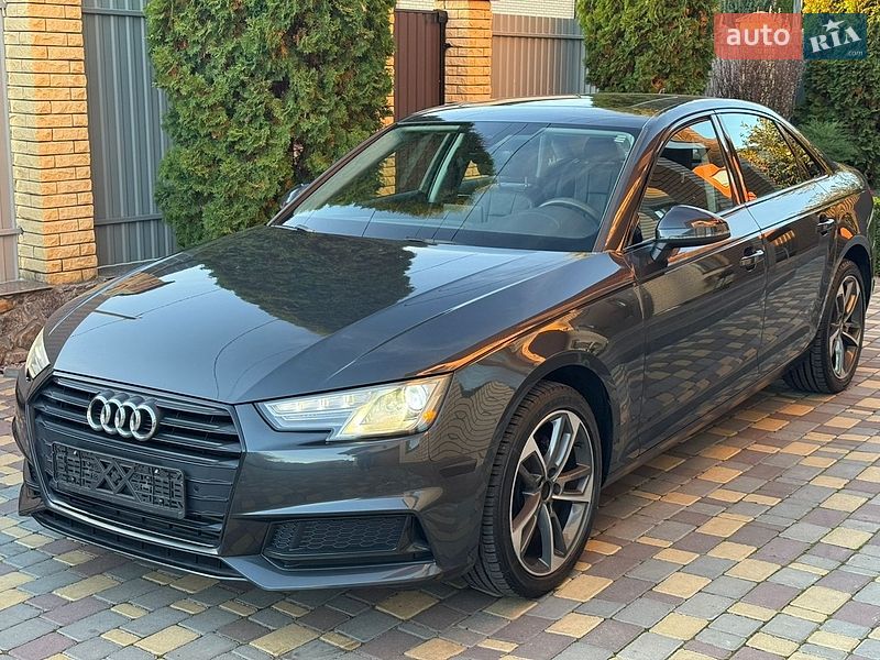 Седан Audi A4 2019 в Виннице