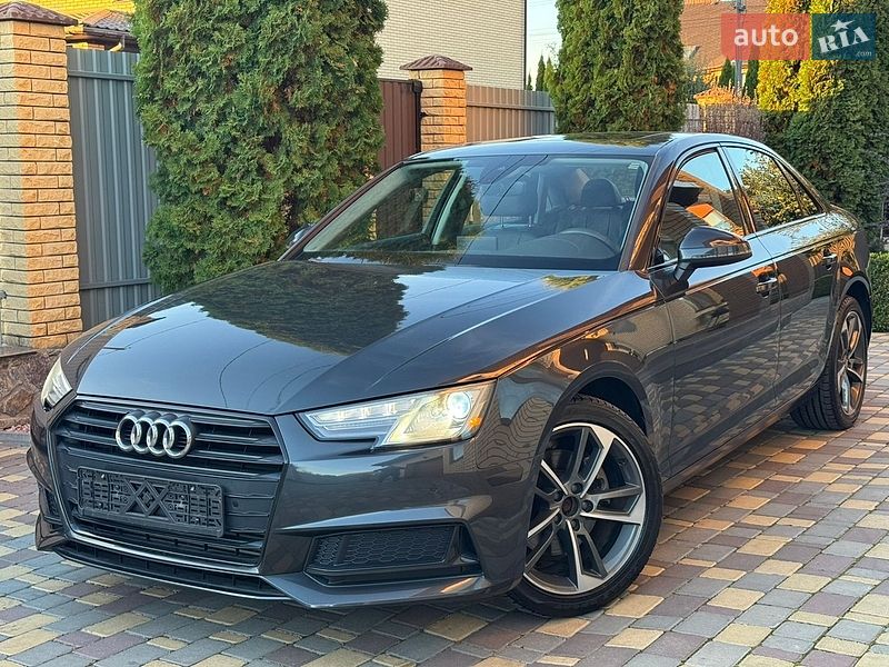 Седан Audi A4 2019 в Виннице