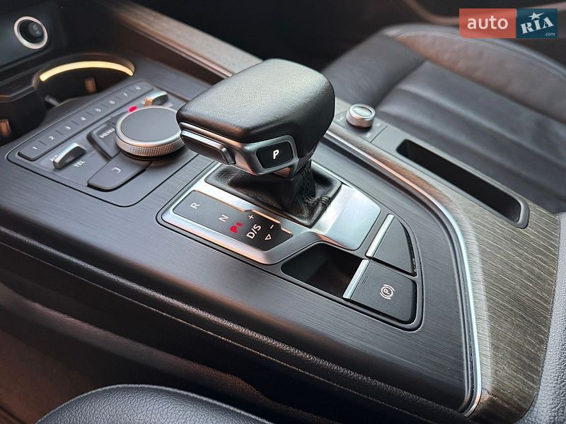 Седан Audi A4 2019 в Виннице