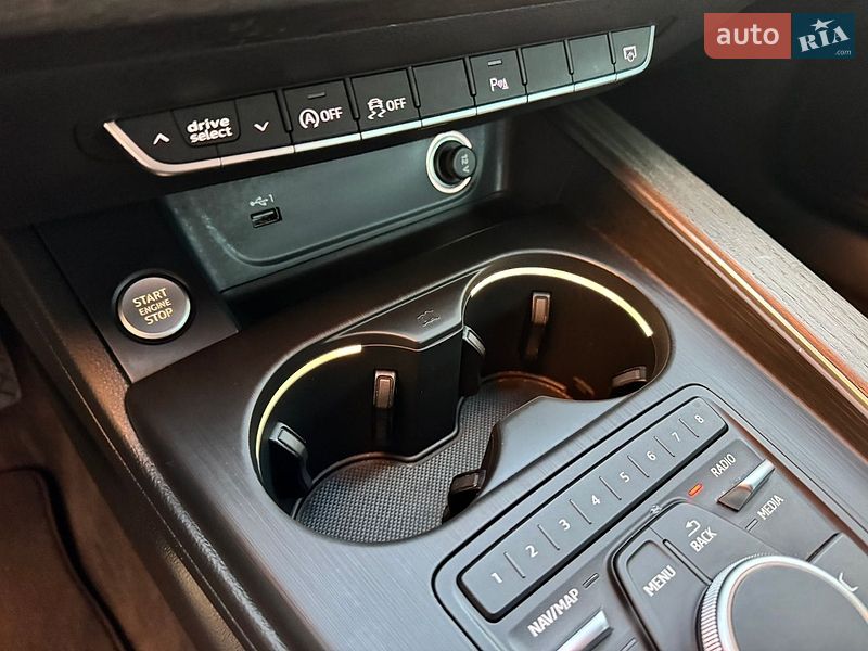 Седан Audi A4 2019 в Виннице