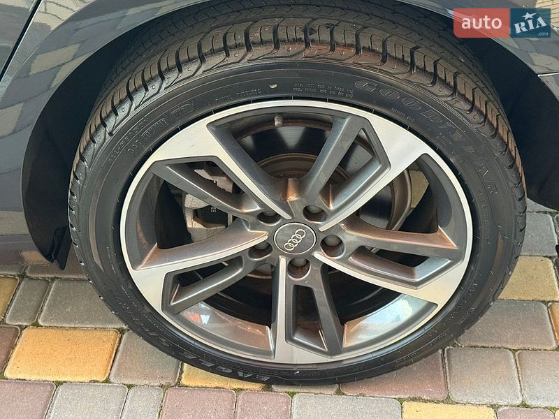 Седан Audi A4 2019 в Виннице