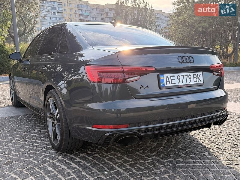 Седан Audi A4 2017 в Дніпрі