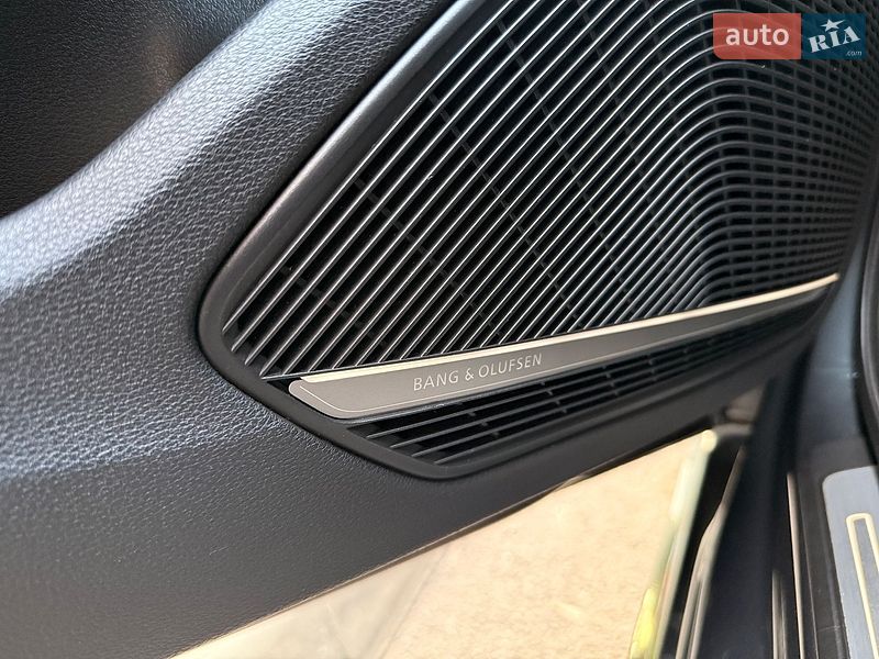 Седан Audi A4 2017 в Дніпрі